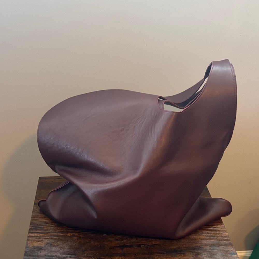Women’s Plum Leather Tote Handbag - Picture 2 of 11